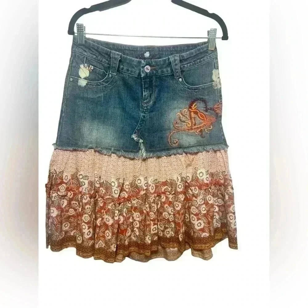 Bohemian western flutter midi denim skirt with floral embroidery 5